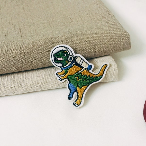 Space Dinosaur patch,spaceman patch,iron on patch ,embroidered patch,sew on patch,applique,