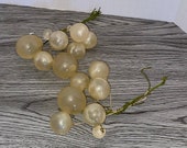 Vintage - 15 Lucite Acrylic Wired Spheres Balls Grapes Vintage - DIY clusters - Cloudy White Ivory