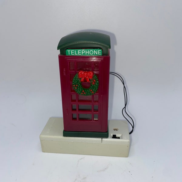 Vintage Caldor Christmas Light Up – 3D Telephone Booth w/ Wreath – In Working Order