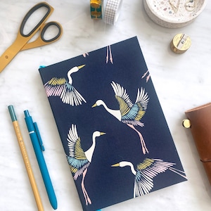 Handgemaakt notitieboek kraanvogel: A5 gerecycled papier, plat gelegd