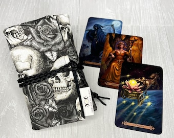 Skulls & Roses Tarot Wrap, Heksen Tarot Deck Opbergdoek, Tarotkaarthouder, Heidense Hekserij Wicca Waarzeggerij, Tarotaccessoires