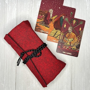 Pochette cadeau tarot floral rouge, pochette jeu de tarots, fournitures et accessoires d'autel de tarot, porte-cartes de tarot, cadeau divination païenne lecteur de tarot