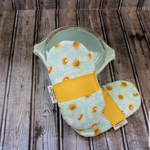 Daisys | Hot Fingers – Microwave Helpers | Reusable Microwave Mitt | Popcorn Bag Holder | Baked Potato Holder | Set of 2