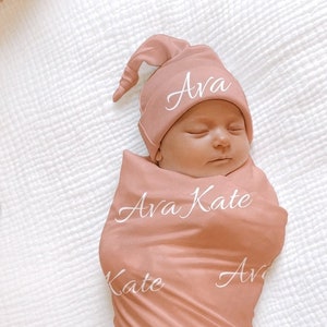 BABY NAME Swaddle - Baby Boy Swaddle And Hat Set Personalized Newborn Baby Girl Coming Home Outfit Hospital Photo Receiving Blanket