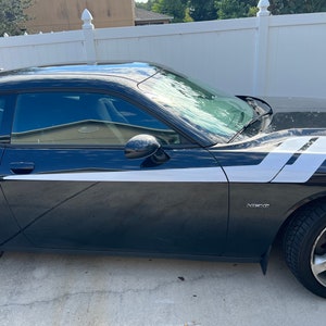 Dodge Challenger Hash Check Side Stripe Fit 2010-2022 (15 Farben) Vorgeschnittene Fahrer- und Beifahrerseite
