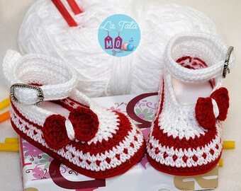 Handmade crochet baby shoes. Different crochet baby shoes. Original gifts for baby. Original baby shoes