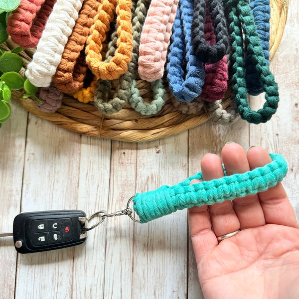 Mini Macrame Wristlet, Finger Wristlet, Key fob holder, Boho Keychain, Gift for teenager, Handmade Keychain, Gifts for mom, Boho gifts, keys