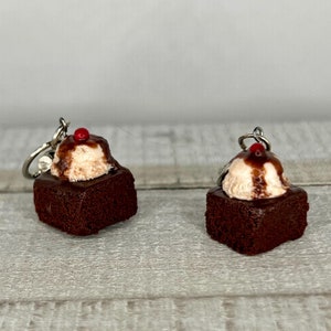 Mini Brownie Sundae Keychain | Miniature Food | Handmade Charm | Keychain | Food Accessories | Gifts for Her | Gifts for Him |