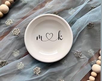 Verlobungsgeschenk für Paar, Geschenk für sie, personalisiertes Geschenk für Braut, Geschenkringhalter, Schmuckteller für sie, Eheringhalter