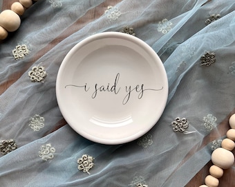 Verlobungsgeschenk für Paar, Geschenk für sie, personalisiertes Geschenk für Braut, Geschenkringhalter, Schmuckteller für sie, Eheringhalter