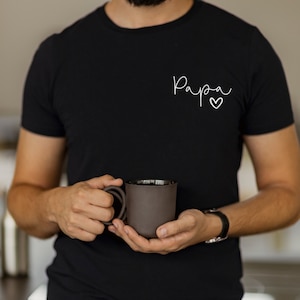 Papa Est 2023 Father&#39;s Day t-shirt, Daddy t-shirt, daddy to be t-shirt, custom father&#39;s day gift, dad love