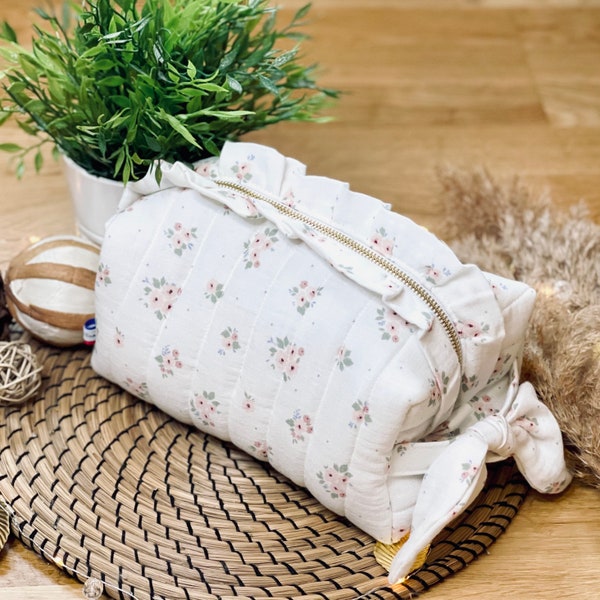 Trousse de toilette matelassée à volants et noeud décoratif - cadeau fête des mères, trousse toilette bébé - maman