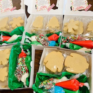 Christmas Sugar Cookie Decorating Kit Dessert Treat Santa Holiday Fun Children Family Activity Eve Royal Icing Buttercream