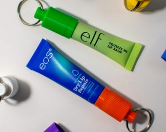 グロス キーチェーン キャップ - EOS および e.l.f. リップ バーム用回転キャップ