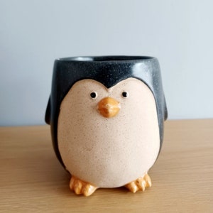 Village Pottery Small PENGUIN Planter Plant Pot Gift Decoration Ornament 11cm Tall New Free UK Postage
