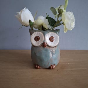 OWL Planter Plant Pot Pen Pot Ceramic Gift by Quay Traders 11cm Tall New Free UK Postage