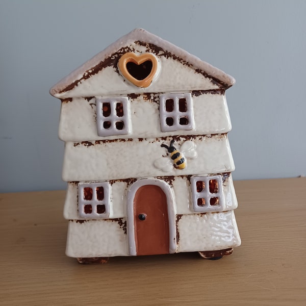 Cream Bee House Tea Light Holder Cute Ceramic Village Pottery Gift Ornamenta Size 16cm Tall Free UK Delivery New