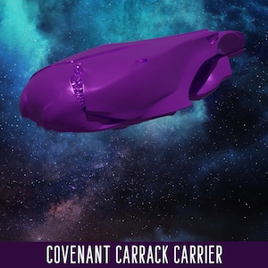以下が含まれることがあります： 紫色のCovenant Carrack Carrier宇宙船が星の銀河を漂っています。船は、詳細な表面の特徴を持つ、洗練された空気力学的なデザインをしています。「COVENANT CARRACK CARRIER」というテキストが画像の下部に表示されています。