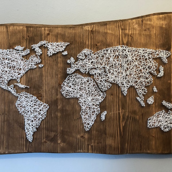 String Art "Weltkarte" auf Holz - Fadenbild