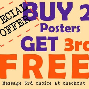 Op de afbeelding: Een promotionele afbeelding op een cr&egrave;mekleurige achtergrond. De tekst luidt "KOOP 2 Posters KRIJG de 3e GRATIS" in paarse en oranje blokletters. Een "SPECIALE AANBIEDING" banner staat in de linkerbovenhoek.