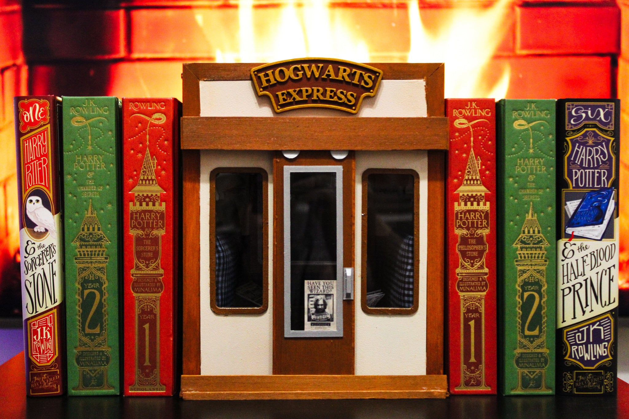 Hogwarts Express Book Nook