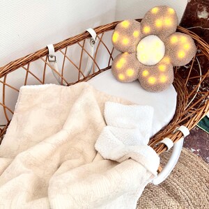 Baby blanket in cotton gauze and fur. image 6