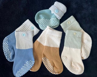 Chaussettes pour bébé cassées!