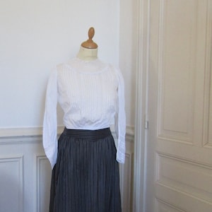 Antique French gibson girl shirtwaist blouse from early 1900s