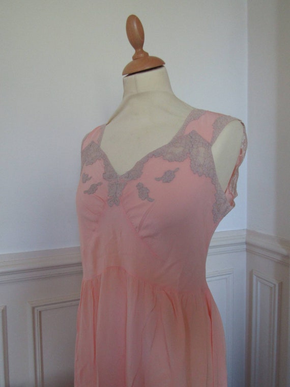 1940s French salmon rayon nightdress, vintage Fre… - image 4