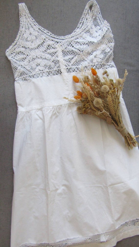 Antique French linen dress with cotton bobbin lace - image 3