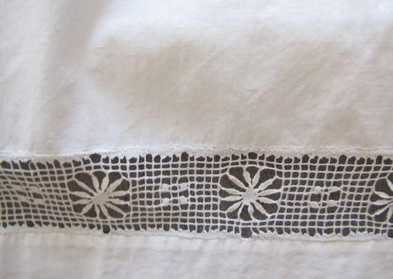 Antique French linen dress with cotton bobbin lace - image 5