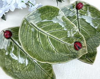 Tropical Green Hydrangea Leaf Ring Dish with Ladybug – Small Ceramic Nature-Inspired Trinket Bowl Gift