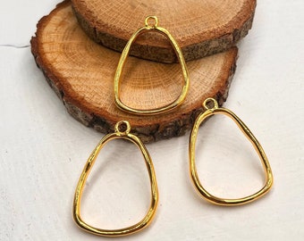 Resin Jewelry Tray, Round Charms for a Necklace, Gold Plated Frame Pendant, Hollow Frame Glue Blank, Charms for Resin, Gold Earring Charm