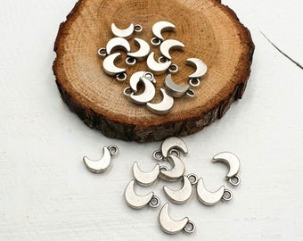 Antique Silver Crescent Moon Charms: 12mm Zamak Pendants