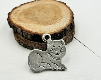 Antique Silver Cat Pendant: DIY Necklace Charm (37x40mm)
