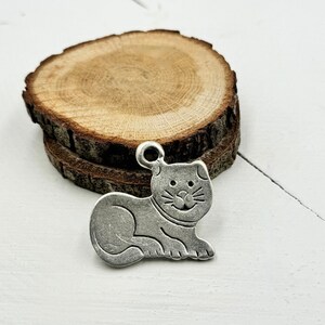 Antique Silver Cat Pendant: DIY Necklace Charm (37x40mm)