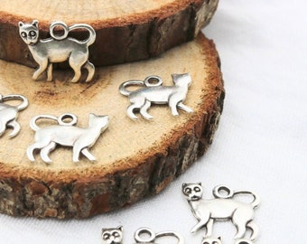 20 Antique Silver Cat Charms: Pewter Pendants (17x15 mm)