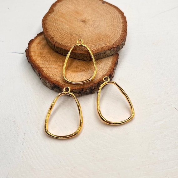 Resin Jewelry Tray, Round Charms for a Necklace, Gold Plated Frame Pendant, Hollow Frame Glue Blank, Charms for Resin, Gold Earring Charm