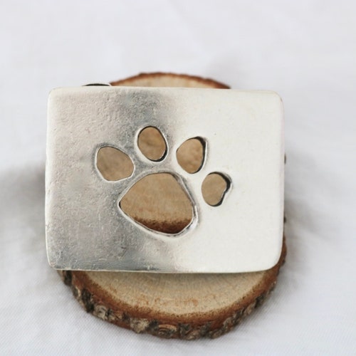 Silver Paw Print Belt Buckle: Antique Plated Zamak, Fits 40mm Belts