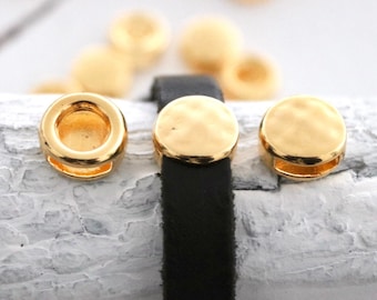 Cuentas deslizantes chapadas en oro: accesorios planos de cuero y zamak para pulseras (10 unidades)