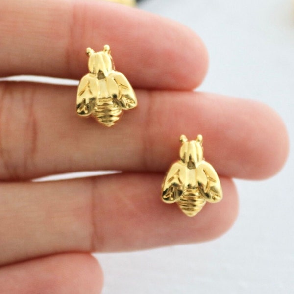 10 Gold Honey Bee Beads, Honey bee bracelet charms, Gold Honey Bee beads Charms, Bee Spacer beads, Gold plated findings, ZU354 go