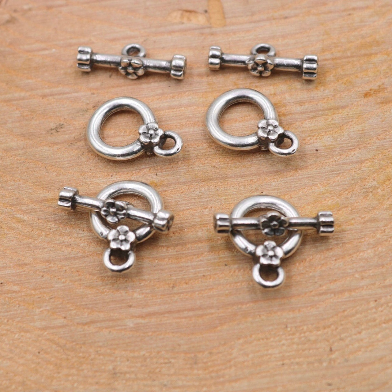 Antique Silver Flower Toggle Clasps: Zamak Bracelet Closures (10
