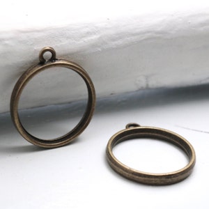 5 Antique Bronze Round Open Bezel Pendants: Resin Jewelry Supplies