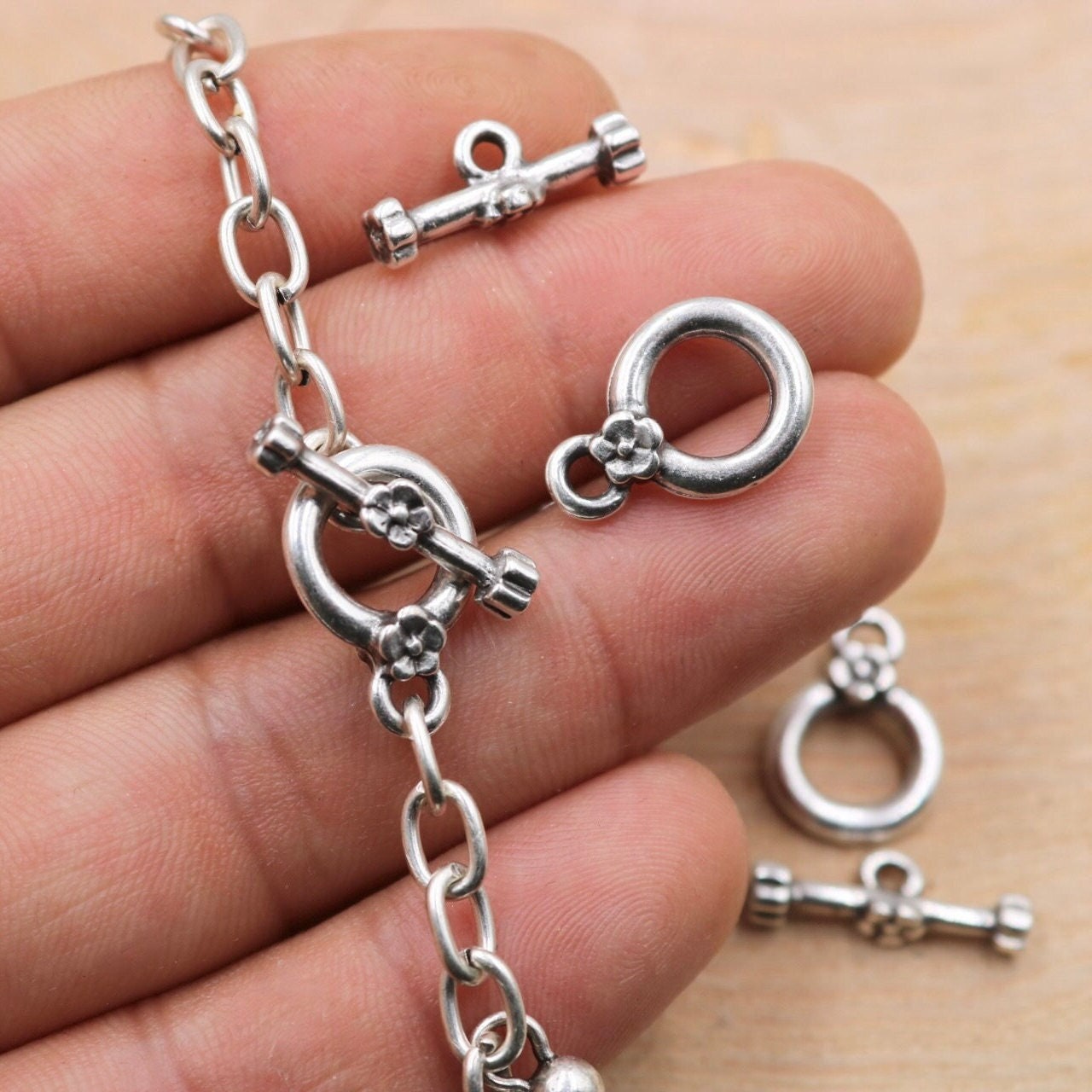 Antique Silver Flower Toggle Clasps: Zamak Bracelet Closures (10