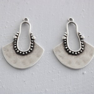 5 pcs Silver Charms, Earring charms, Antique Silver Plated charms, for jewelry making, earrings jewerly, silver plated findings, ZU997