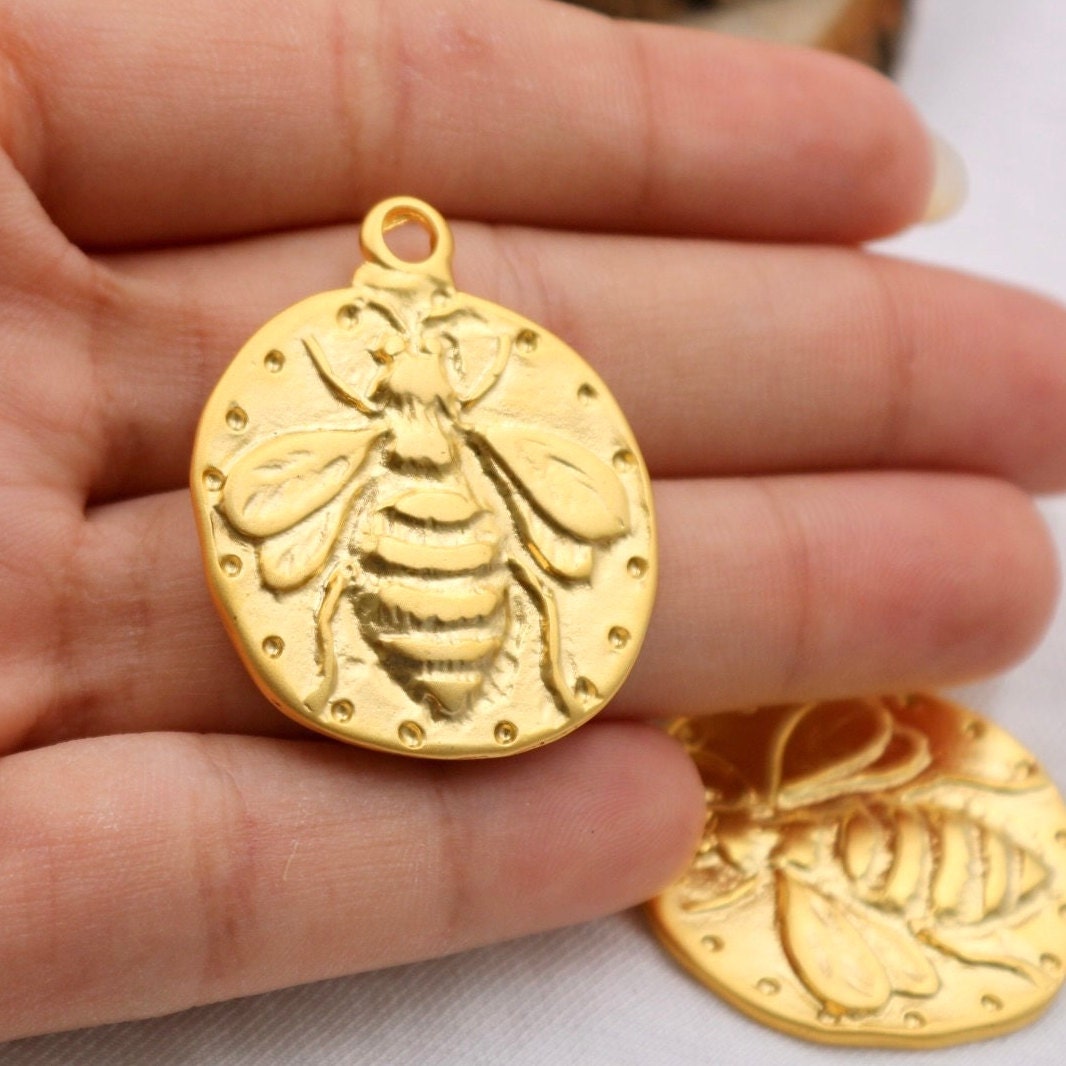 Matte Gold Bee Charms: Round Disc Pendants (2 Pcs)