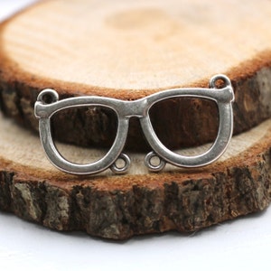 Antique Silver Sunglasses Charm Connector: Zamak Eyeglass Pendant