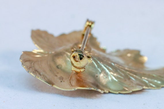 Vintage Sarah Coventry Signed Goldtone Leaf with … - image 3