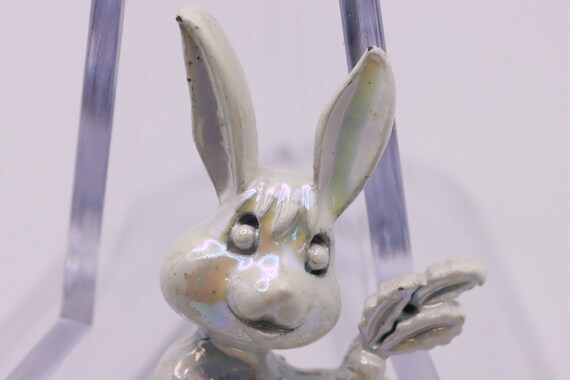 Vintage Small White Bunny Rabbit with Carrot Broo… - image 3