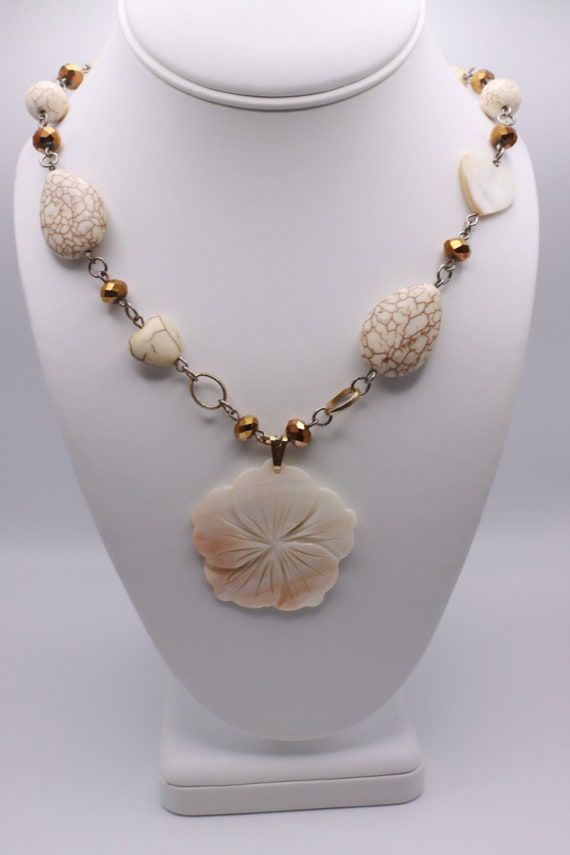 Carved Flower Sea Shell Pendant Necklace White She